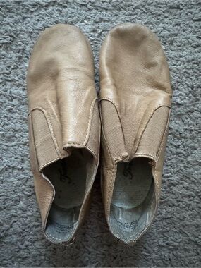 Girls’ Beige Jazz Shoes - size 1
